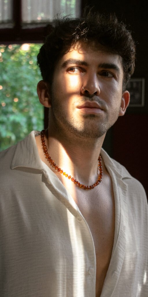 أشخاص وأزياء