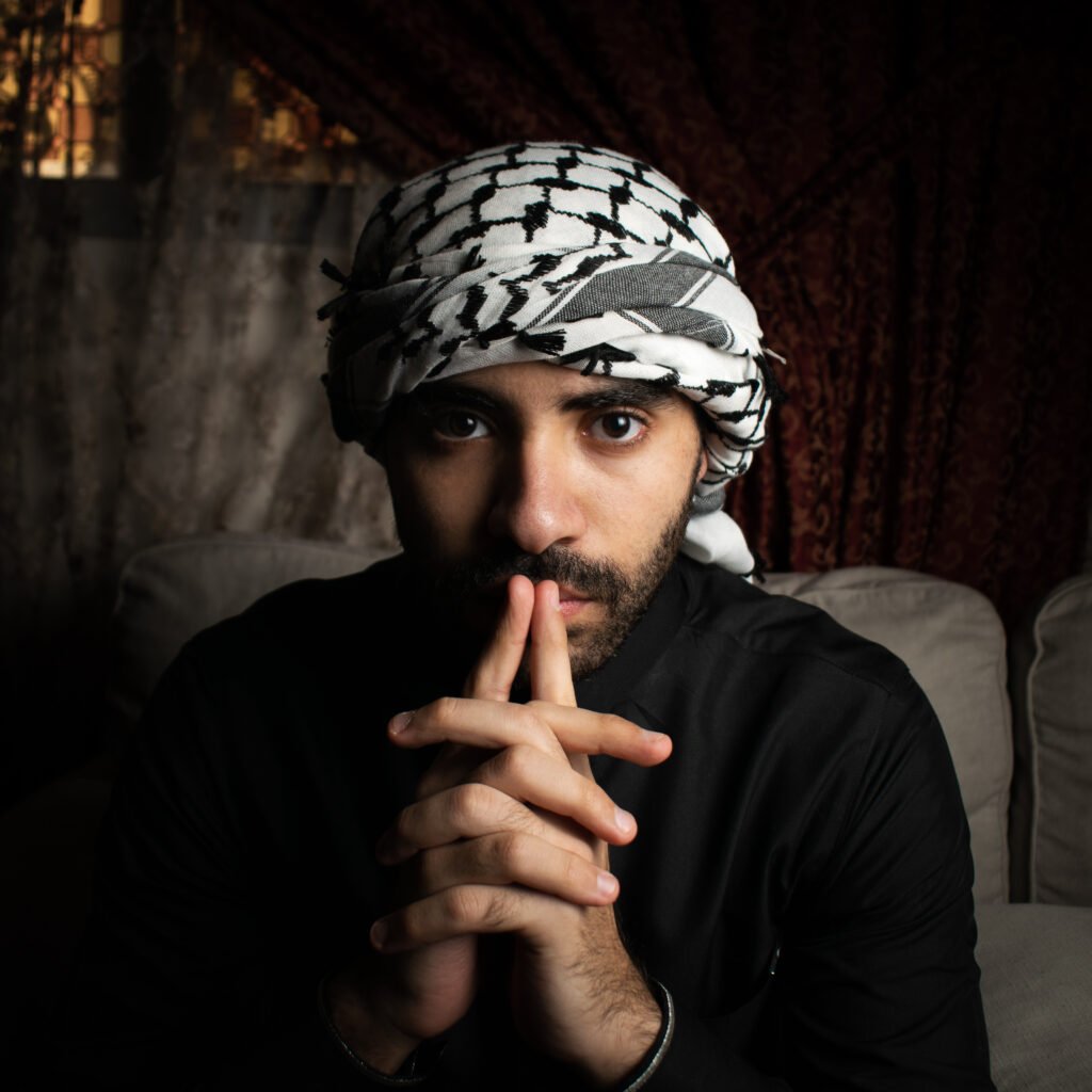أشخاص وأزياء
