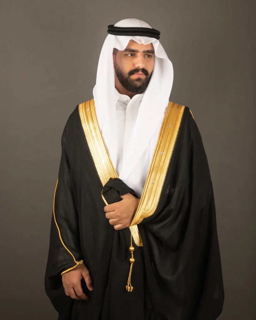 خريجين
