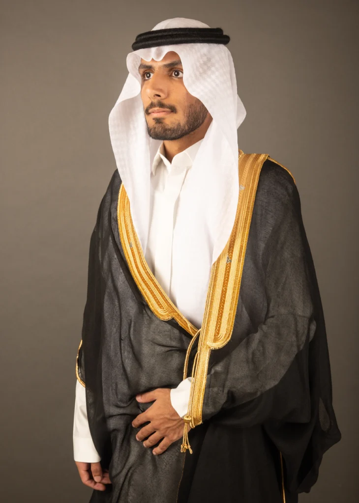 خريجين