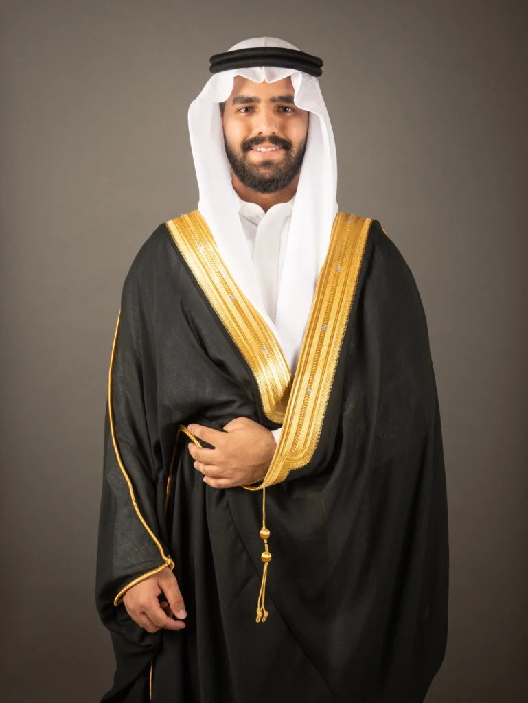 خريجين